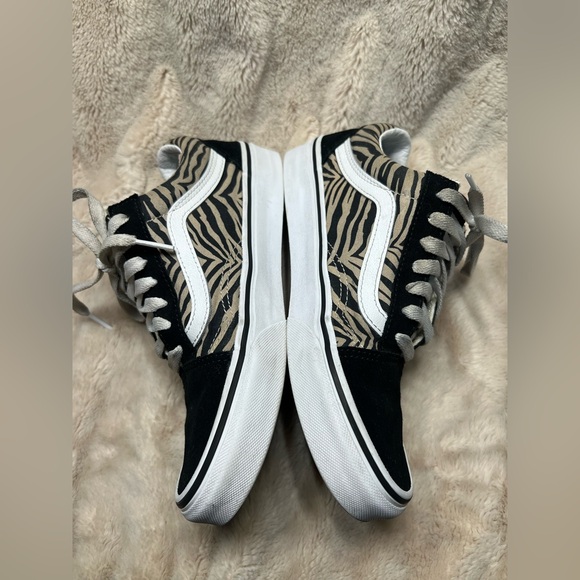 Vans womens Size 7 leopard - Picture 6 of 8